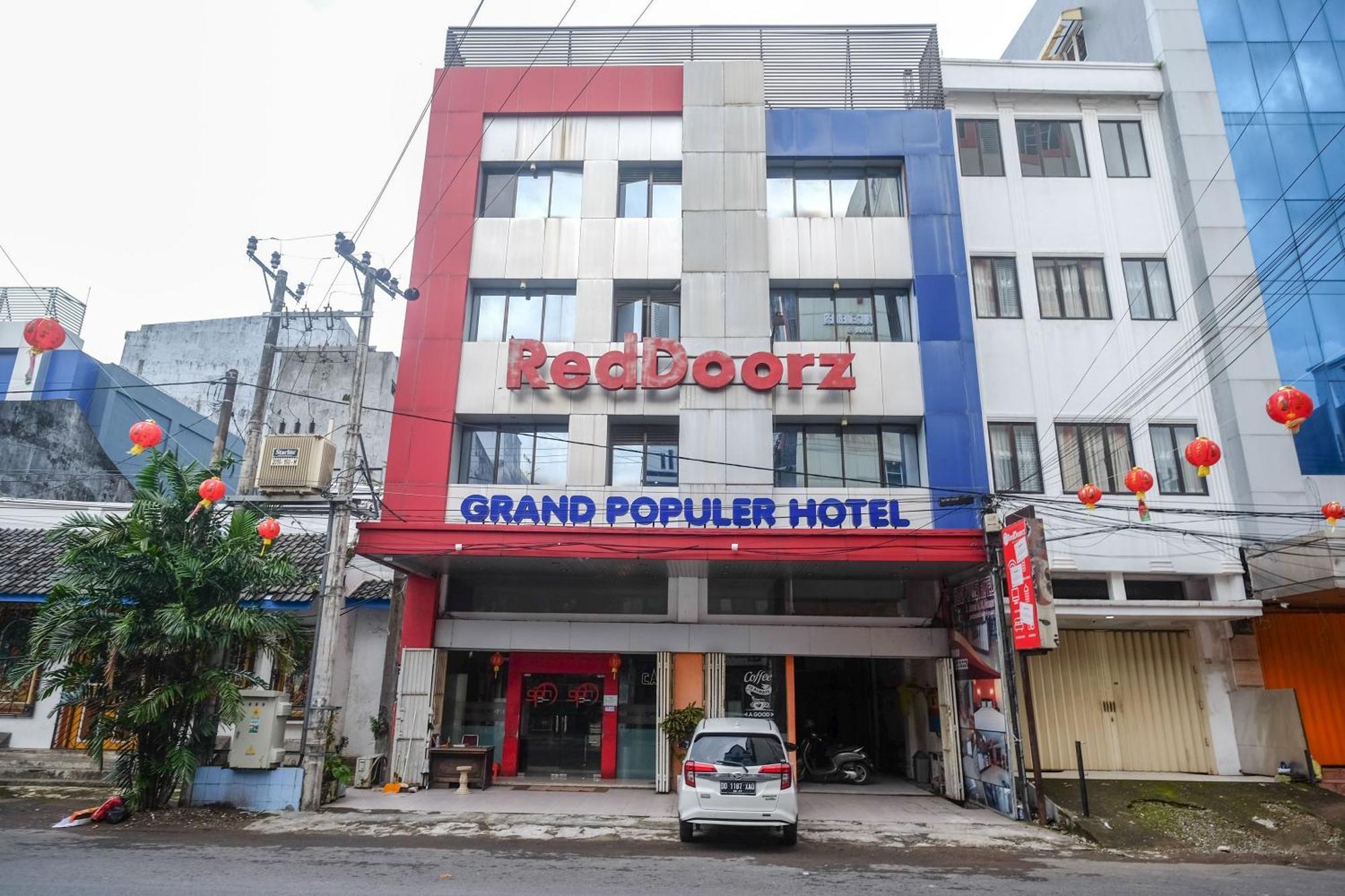 Collection O 91565 Hotel Grand Populer Makassar Exterior photo