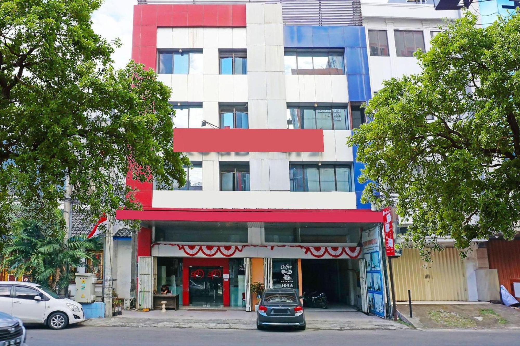 Collection O Losari Near Pantai Losari Formerly Hotel Grand Populer Makassar Exterior photo