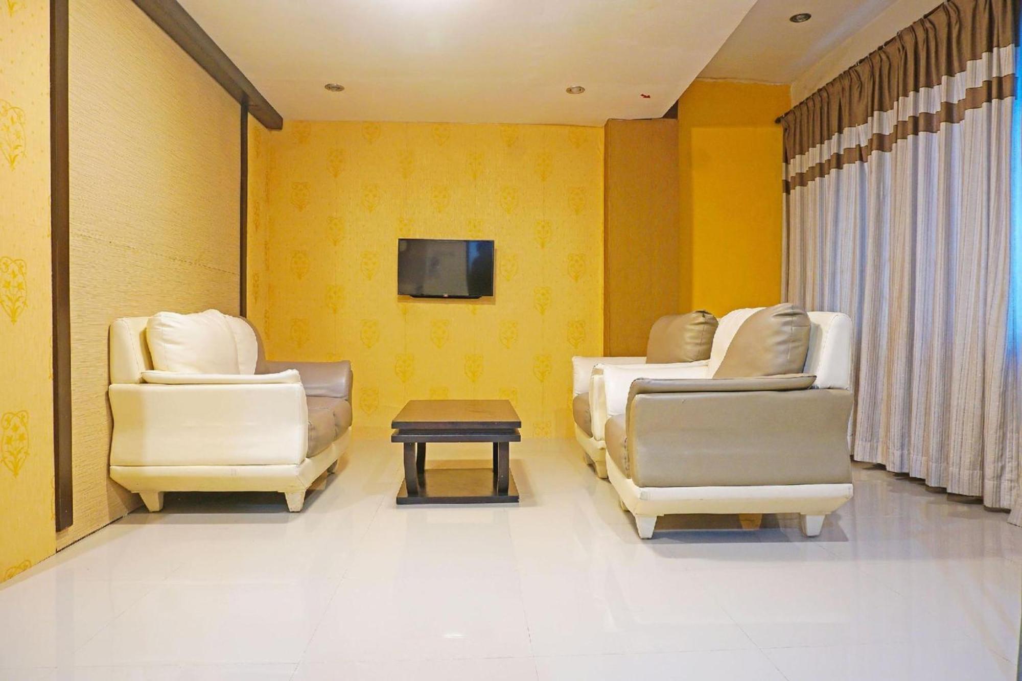 Collection O Losari Near Pantai Losari Formerly Hotel Grand Populer Makassar Exterior photo